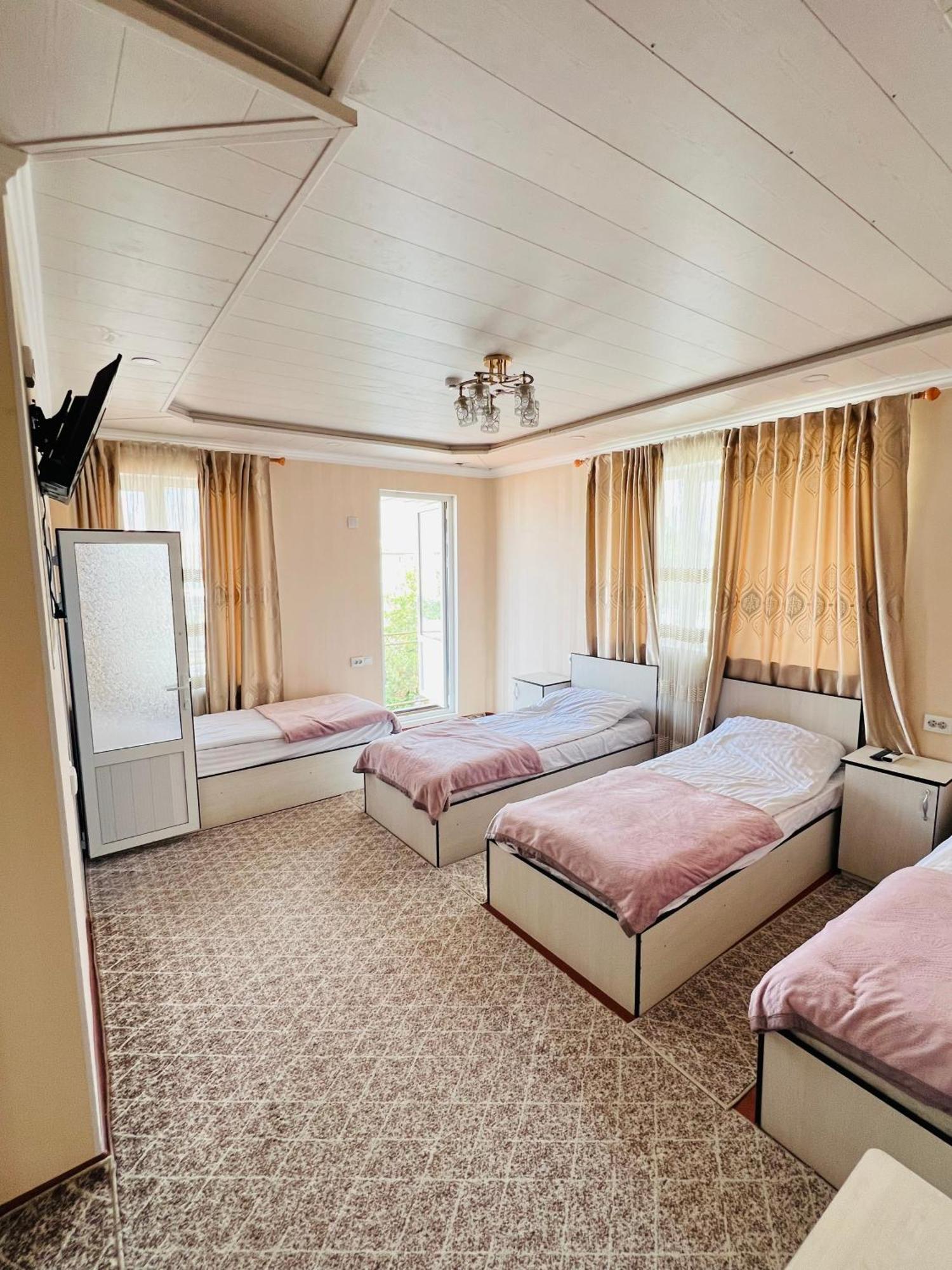Hotel Zarafshon Panjakent Bagian luar foto